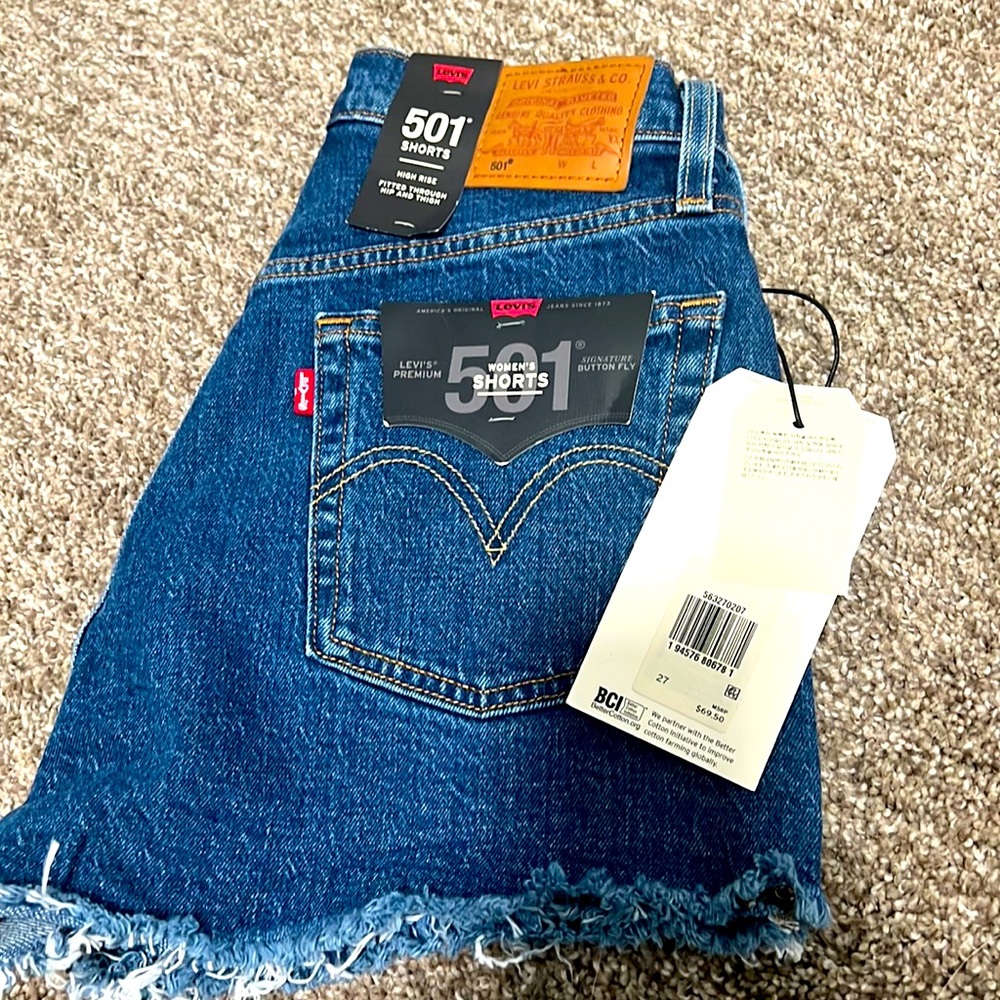 Wowens Levi’s cut off shorts size 27